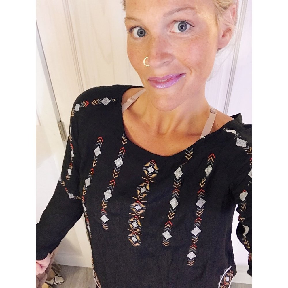 UEC | Lush Embroidered Blouse | Size M | High Low Style | Gorgeous!